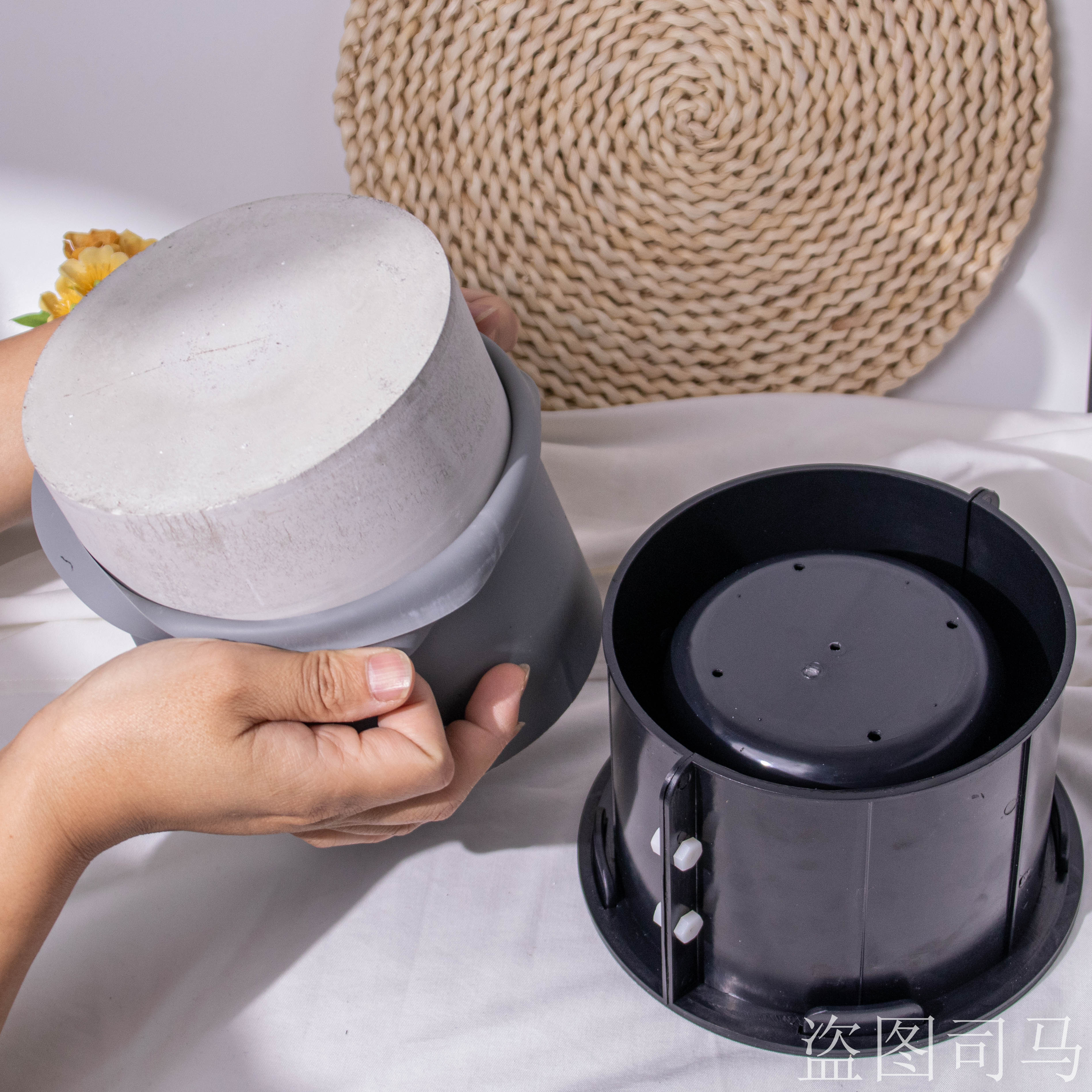 Large Round Flower Pot Cement  - Potsticker Mold avaliação e preço