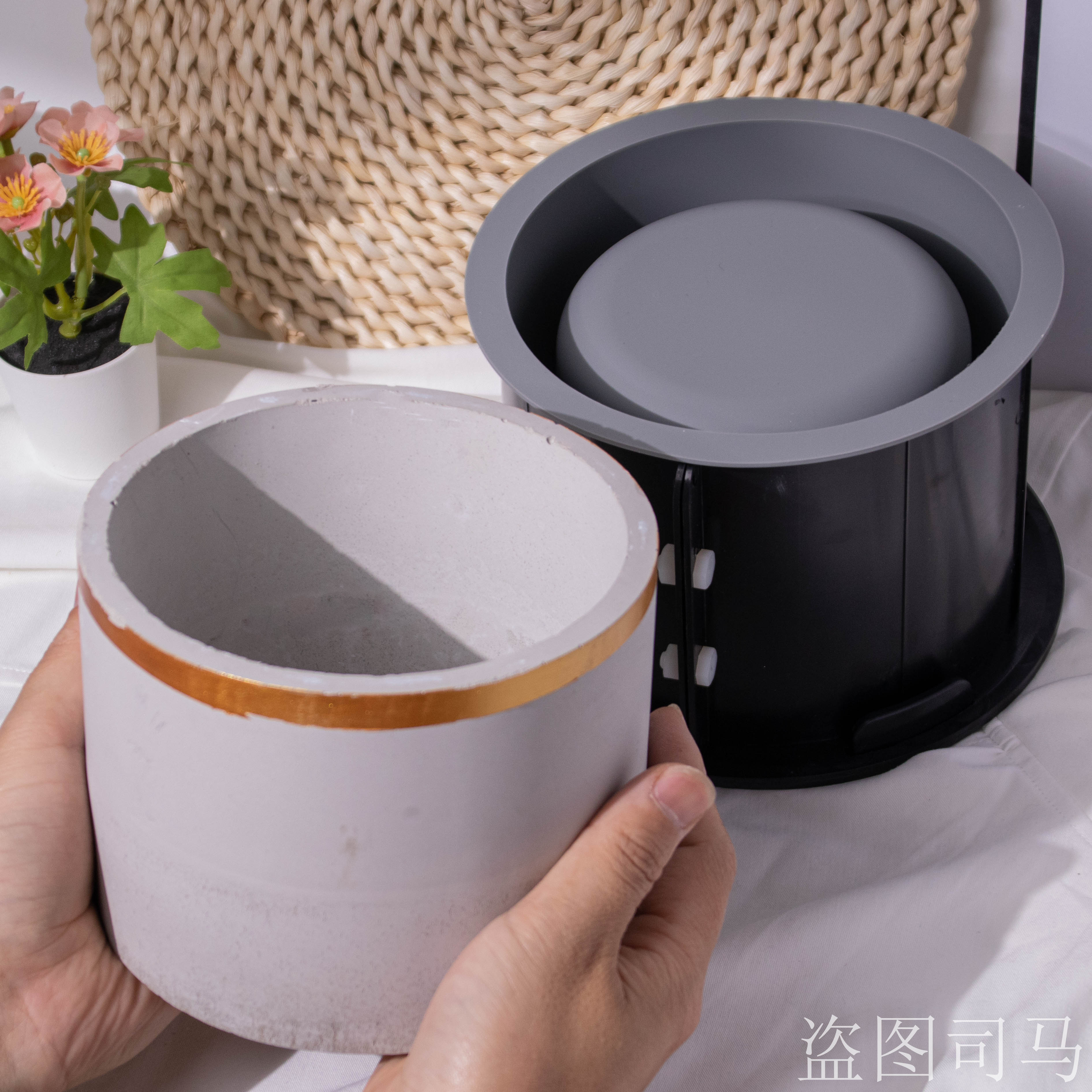 Large Round Flower Pot Cement  - Potsticker Mold avaliação e preço